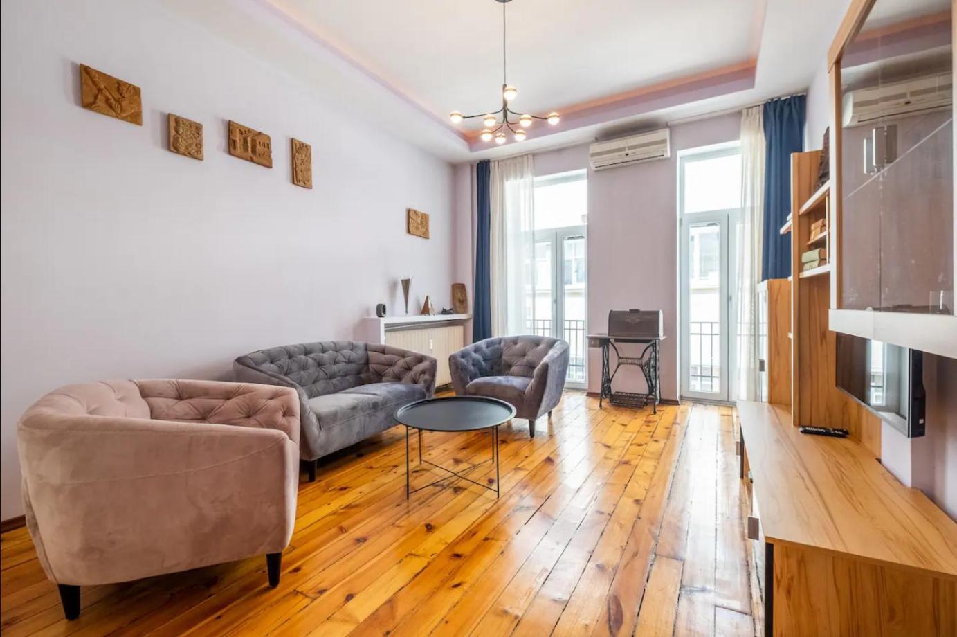 Charming 2Bdr Apartment In Historic Center With Parking Sofia Bagian luar foto