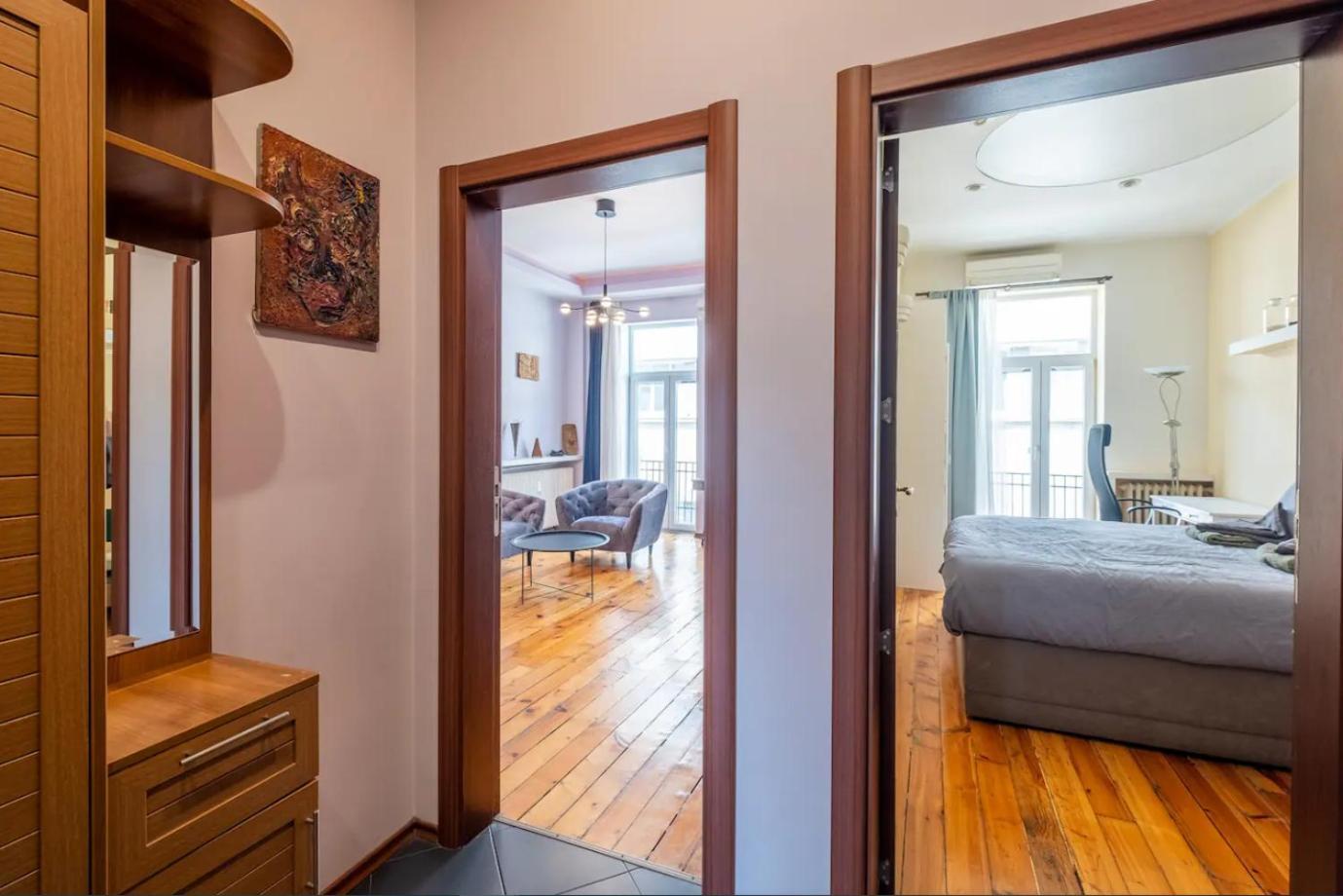 Charming 2Bdr Apartment In Historic Center With Parking Sofia Bagian luar foto